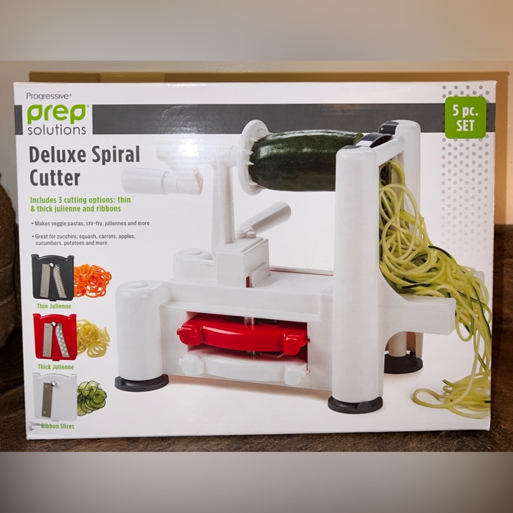 NIB Deluxe Veggie Spiral Cutter for Healthy Pasta